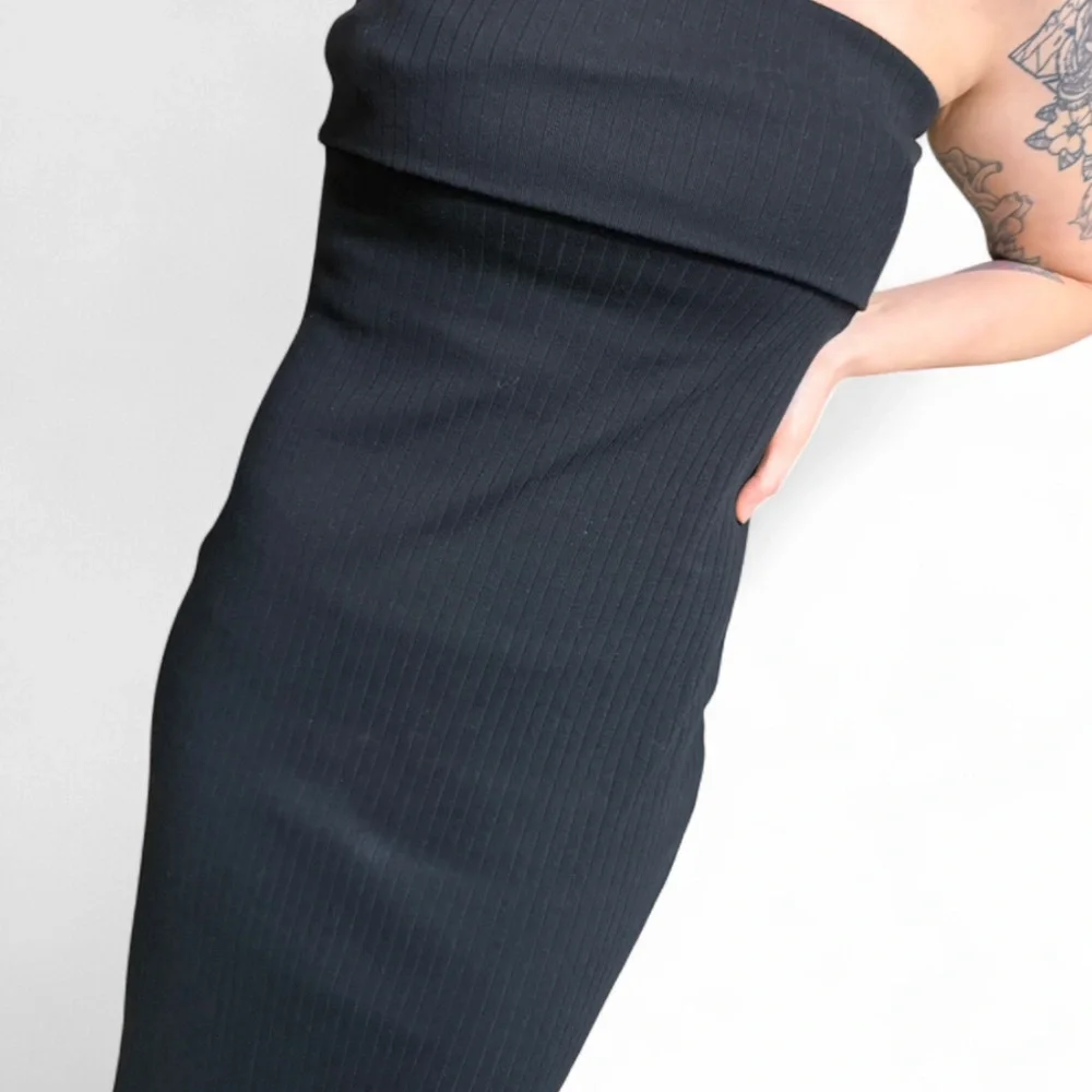 Black Strapless Dress - Picture 4 of 5